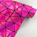 Tissu similicuir PU holographique 50 x 120 cm géométrique – Couleur Rose Red