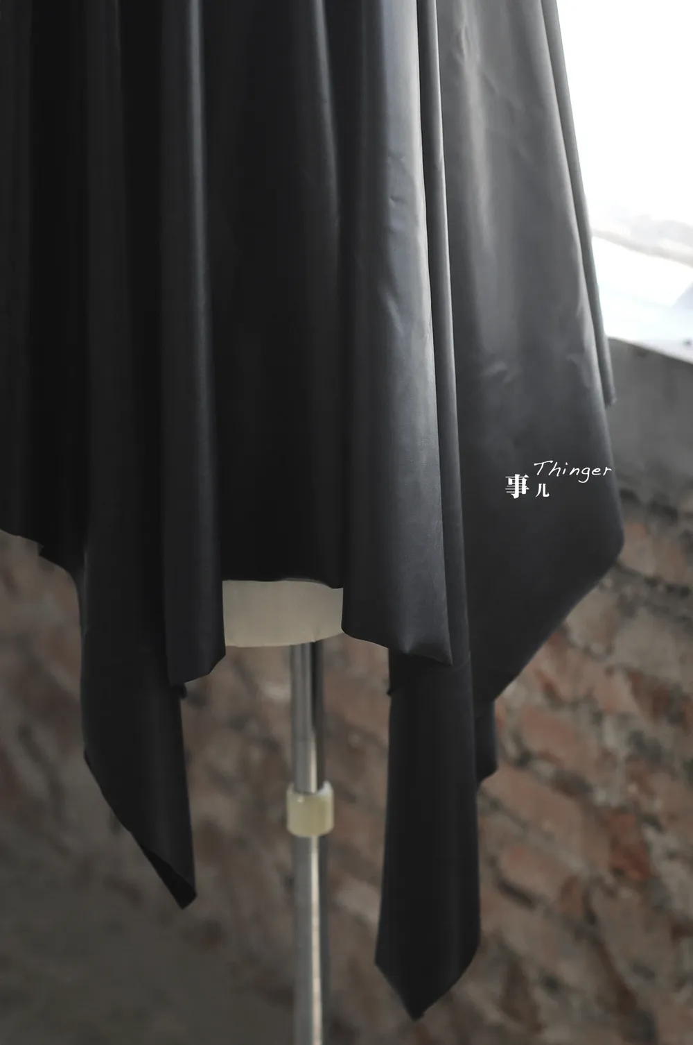 Tissu similicuir PU tricoté 50 à 100 x 144 cm élastique