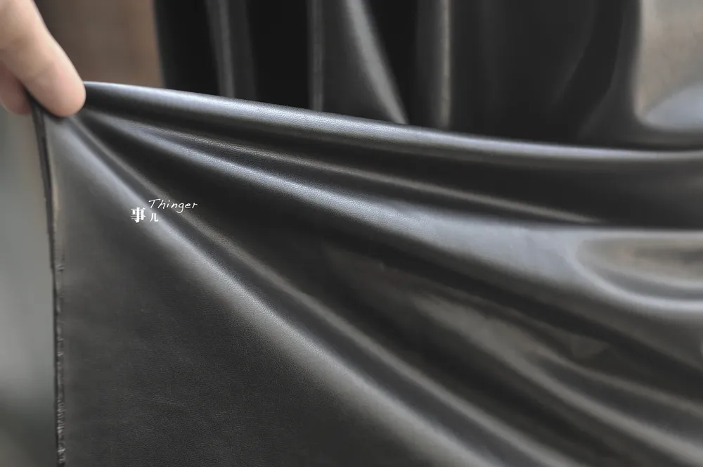 Tissu similicuir PU tricoté 50 à 100 x 144 cm élastique
